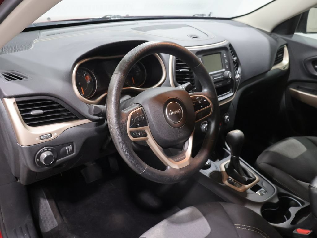 Used 2017 Jeep Cherokee Sport AWD/4WD image 13