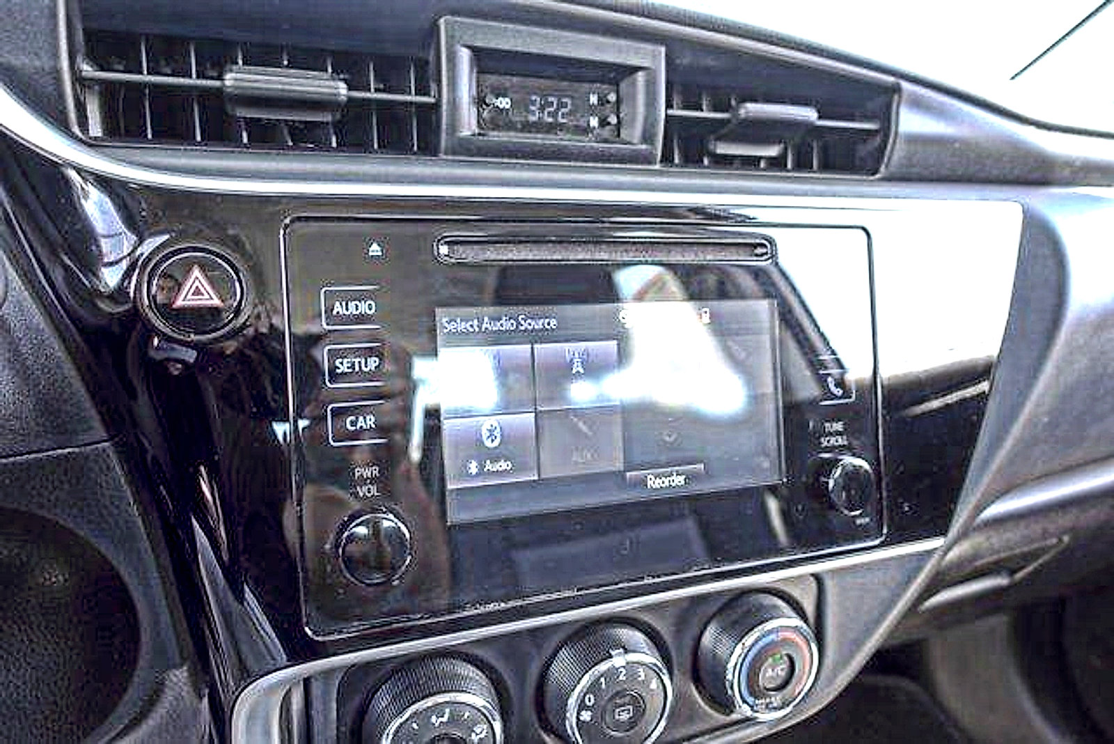 Used 2017 Toyota Corolla L FWD image 17