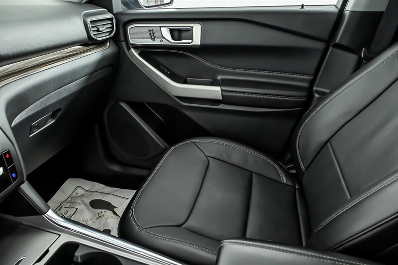 Used 2020 Ford Explorer Limited AWD/4WD image 30
