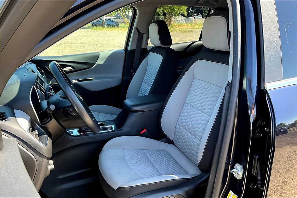 Used 2021 Chevrolet Equinox LT w/ Driver Convenience Package image 8