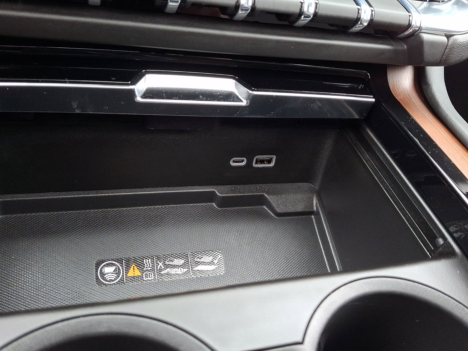 Used 2026 GMC Yukon XL Denali w/ Advanced Technology Package image 26