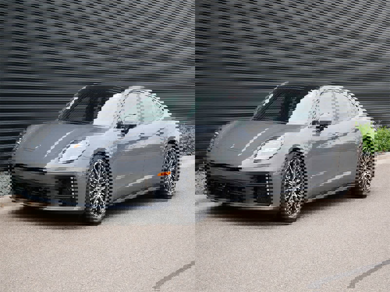 New 2025 Porsche Panamera 4