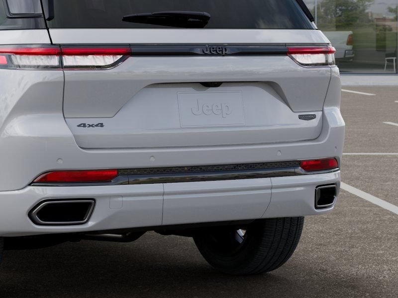 New 2025 Jeep Grand Cherokee Summit AWD/4WD image 14