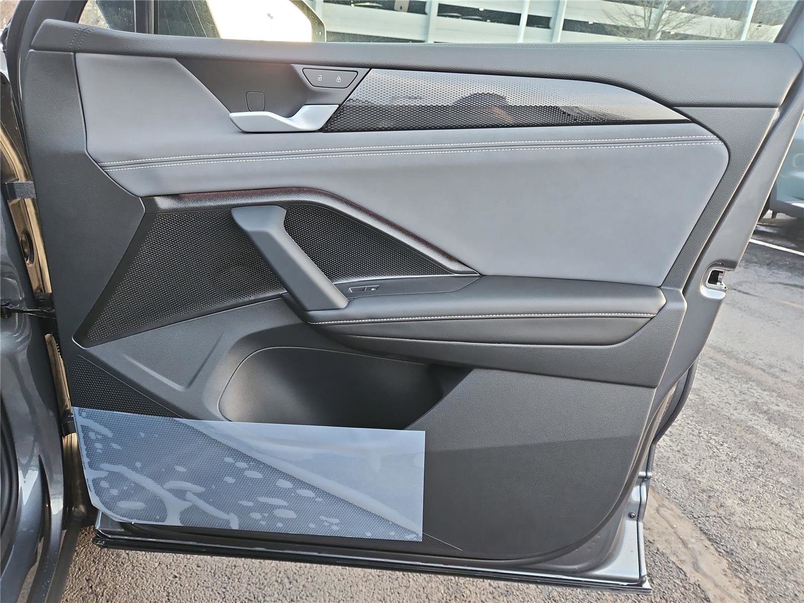 New 2026 Volkswagen Tiguan SE R-Line image 27