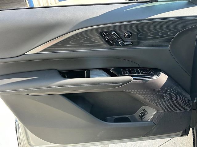 New 2025 Cadillac Lyriq Luxury image 9