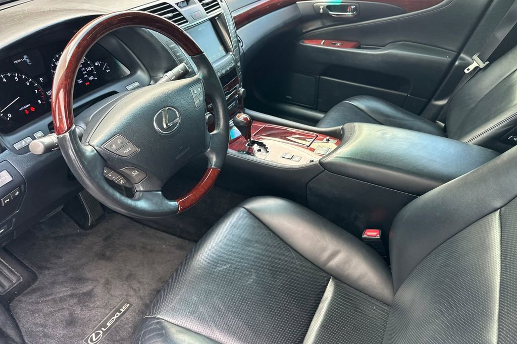 Used 2007 Lexus LS 460 RWD image 9