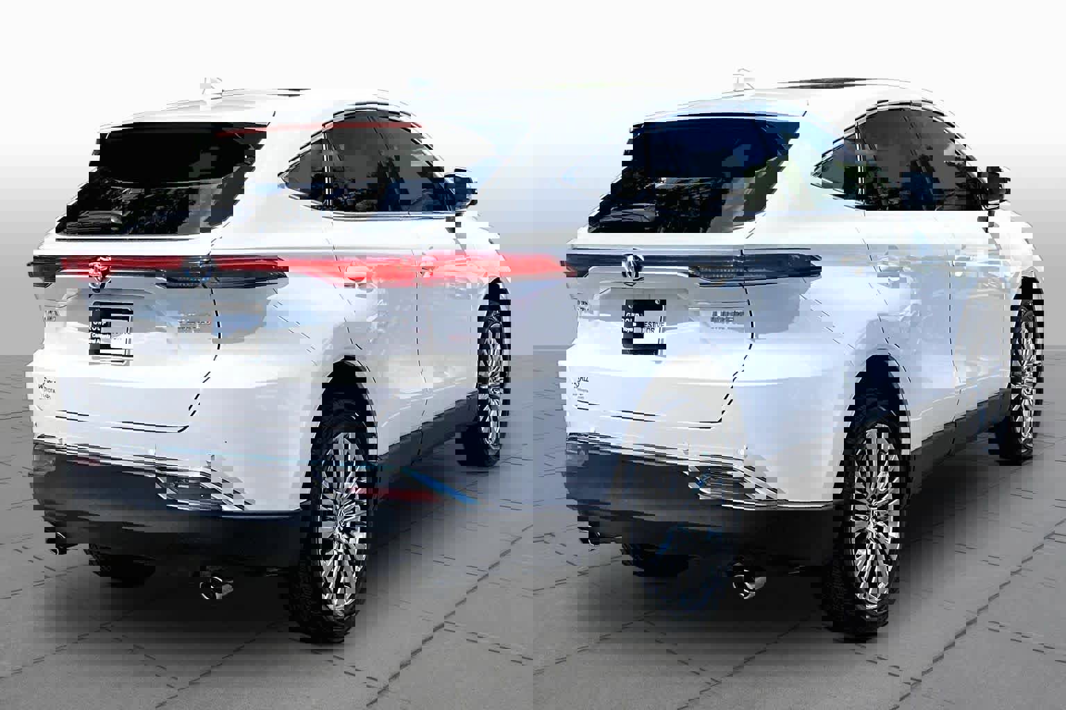 Certified 2024 Toyota Venza Limited AWD/4WD image 13