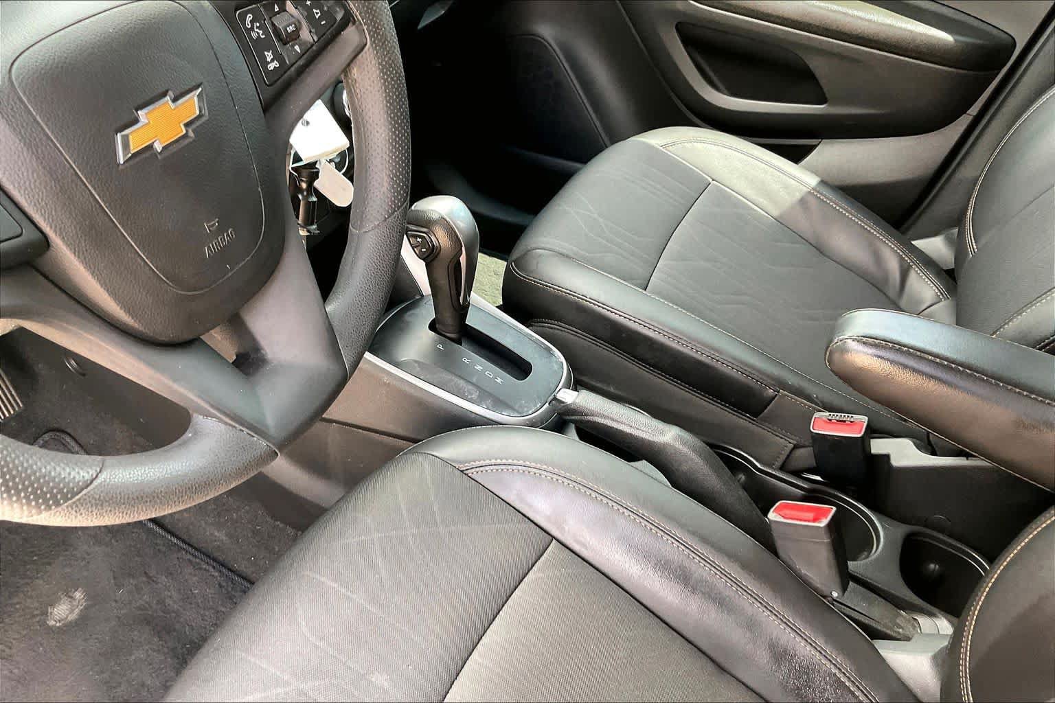 Used 2022 Chevrolet Trax LT AWD/4WD image 16