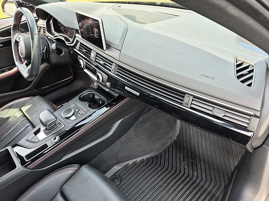 Used 2018 Audi A4 2.0T Premium Plus w/ Premium Plus Package AWD/4WD image 35