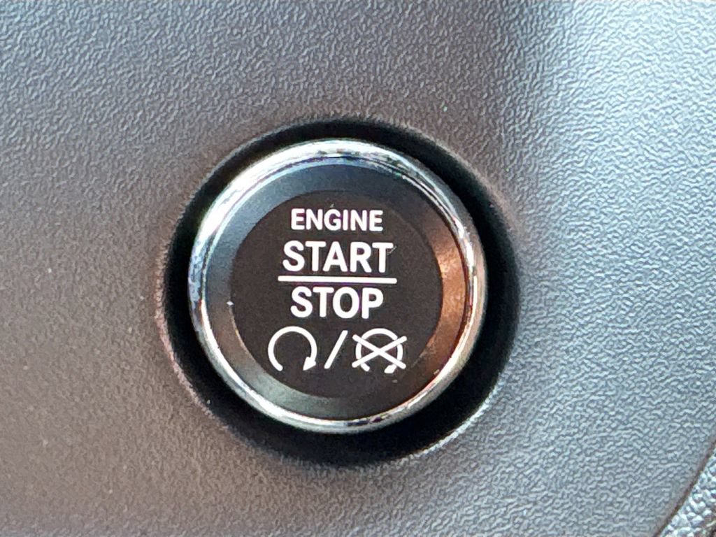 Used 2013 Dodge Challenger R/T RWD image 16