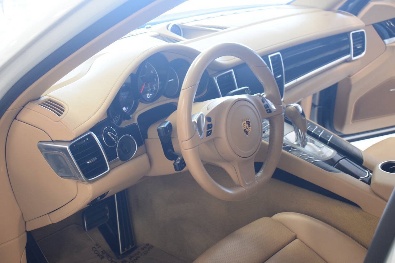 Used 2016 Porsche Panamera AWD/4WD image 43