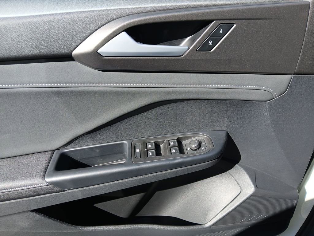 New 2026 Volkswagen Taos SE AWD/4WD image 11