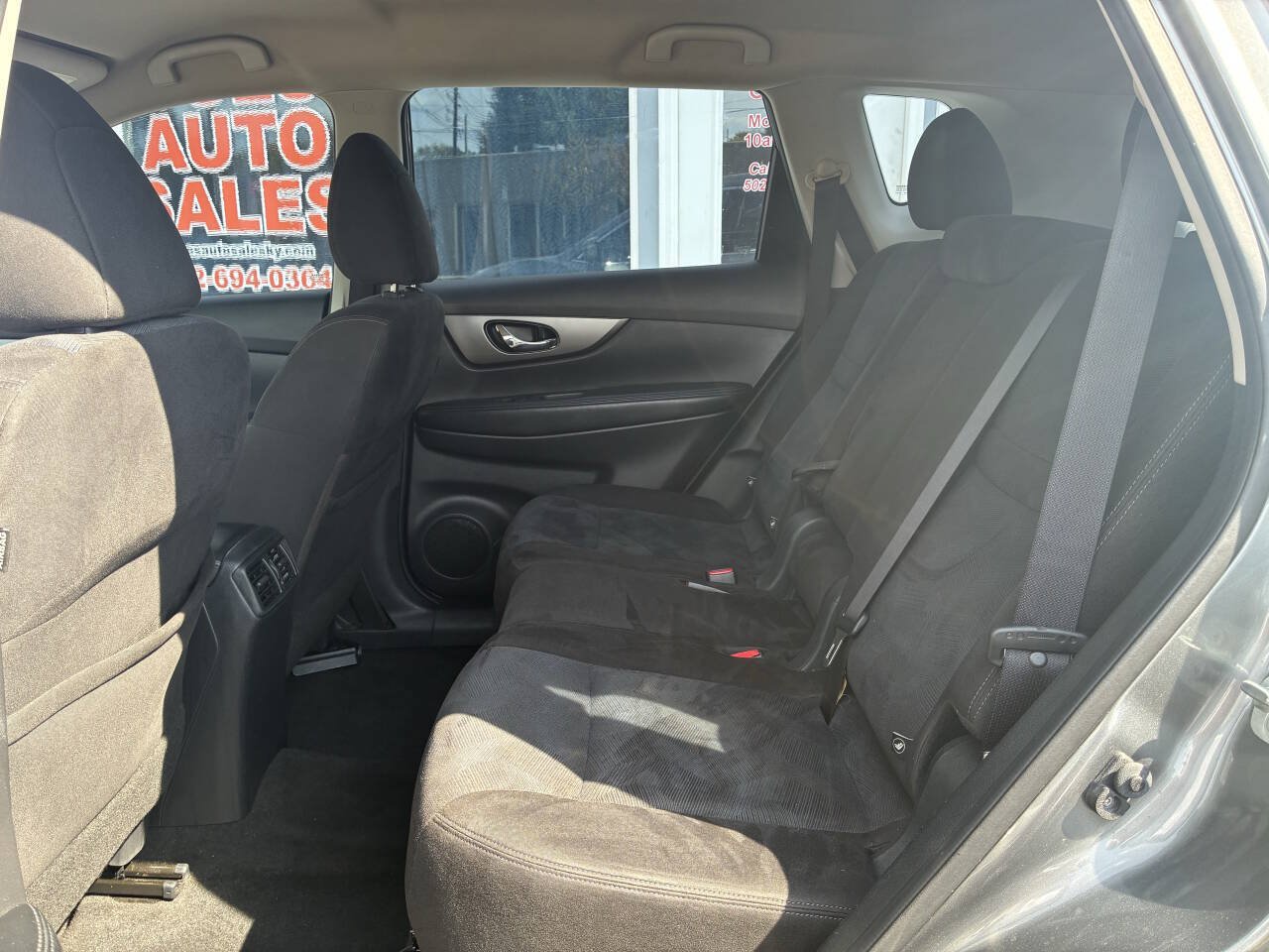 Used 2015 Nissan Rogue S FWD image 19