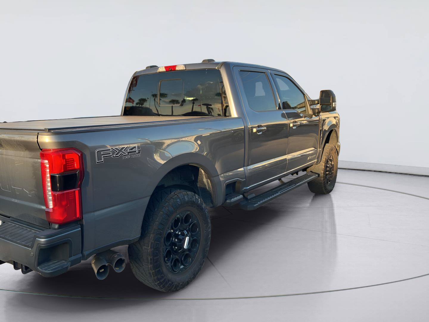 Used 2023 Ford F250 XLT w/ Black Appearance Package AWD/4WD image 5