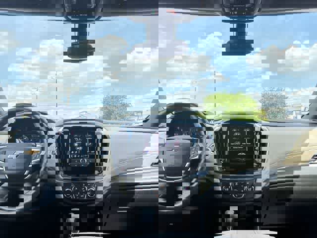 Used 2023 Chevrolet Traverse LS FWD image 28