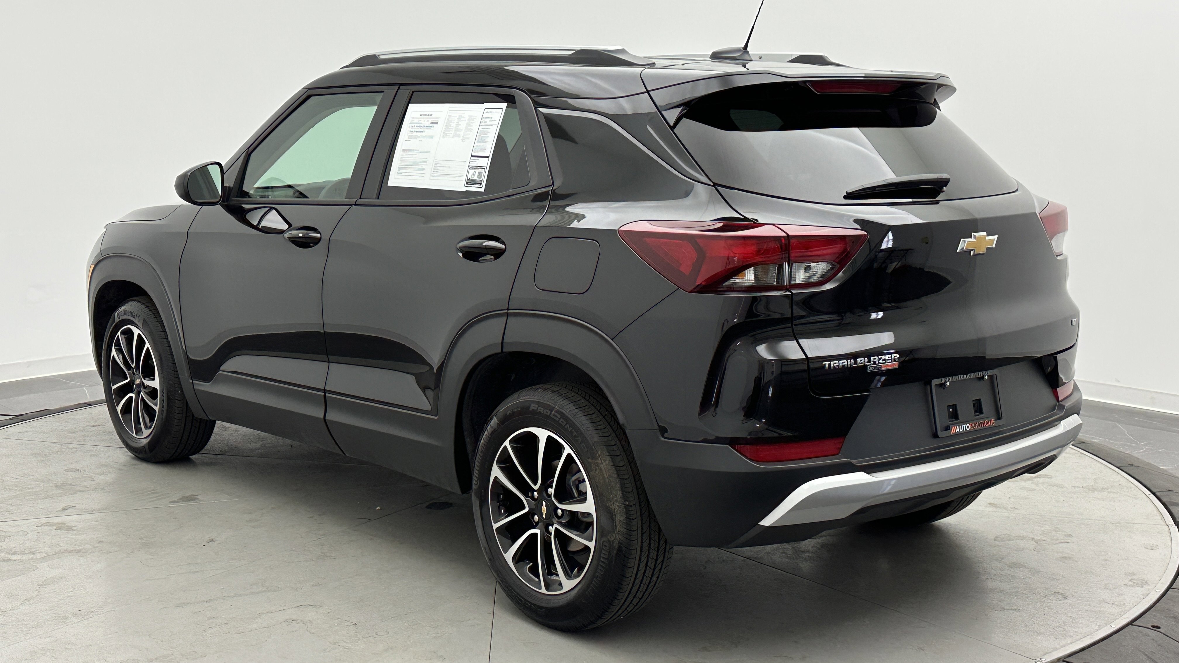 Used 2025 Chevrolet TrailBlazer LT image 4