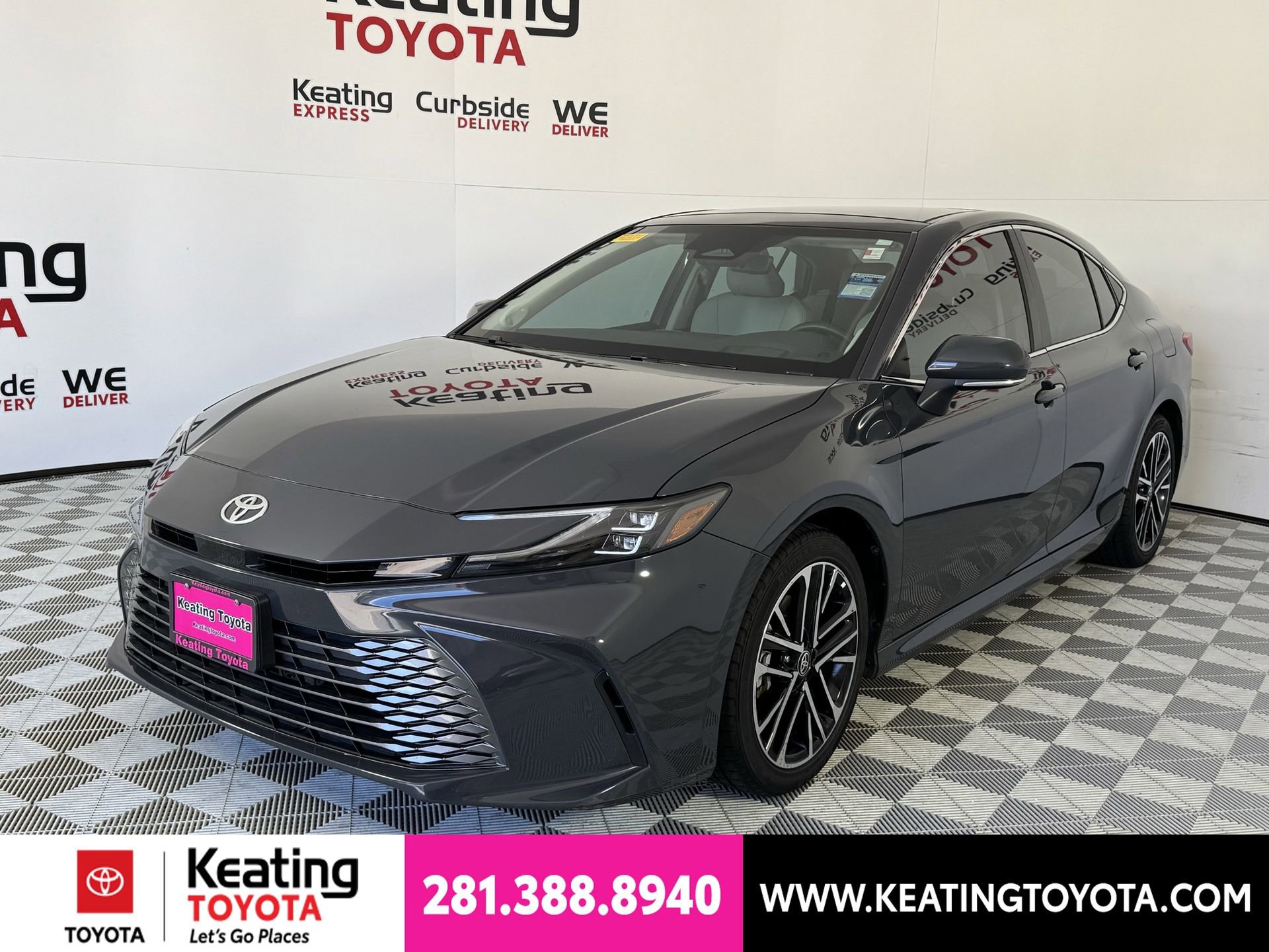Used 2025 Toyota Camry XLE FWD image 10