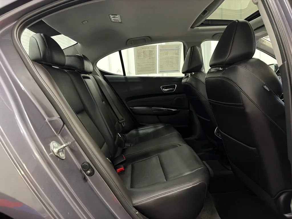 Used 2018 Acura TLX w/ Technology Package FWD image 18