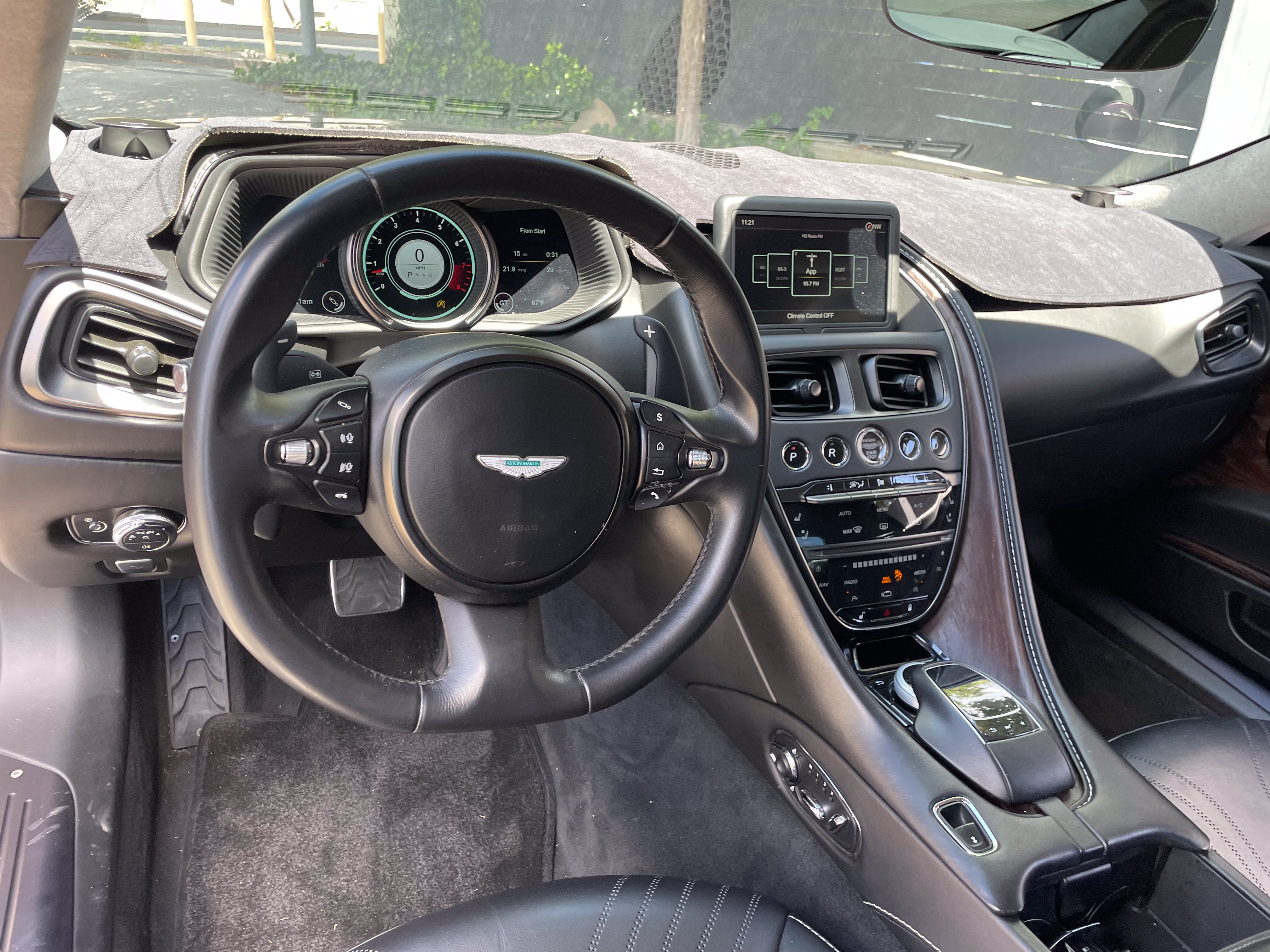 Used 2017 Aston Martin DB11 V12 RWD image 14