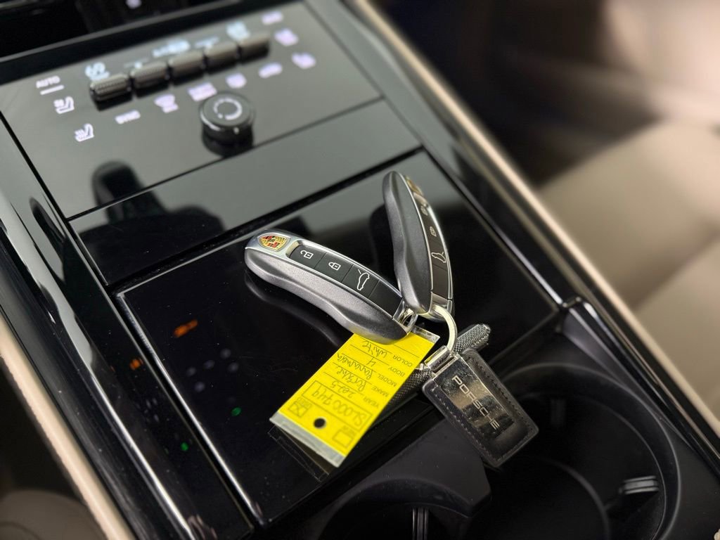 Certified 2025 Porsche Panamera 4 image 27