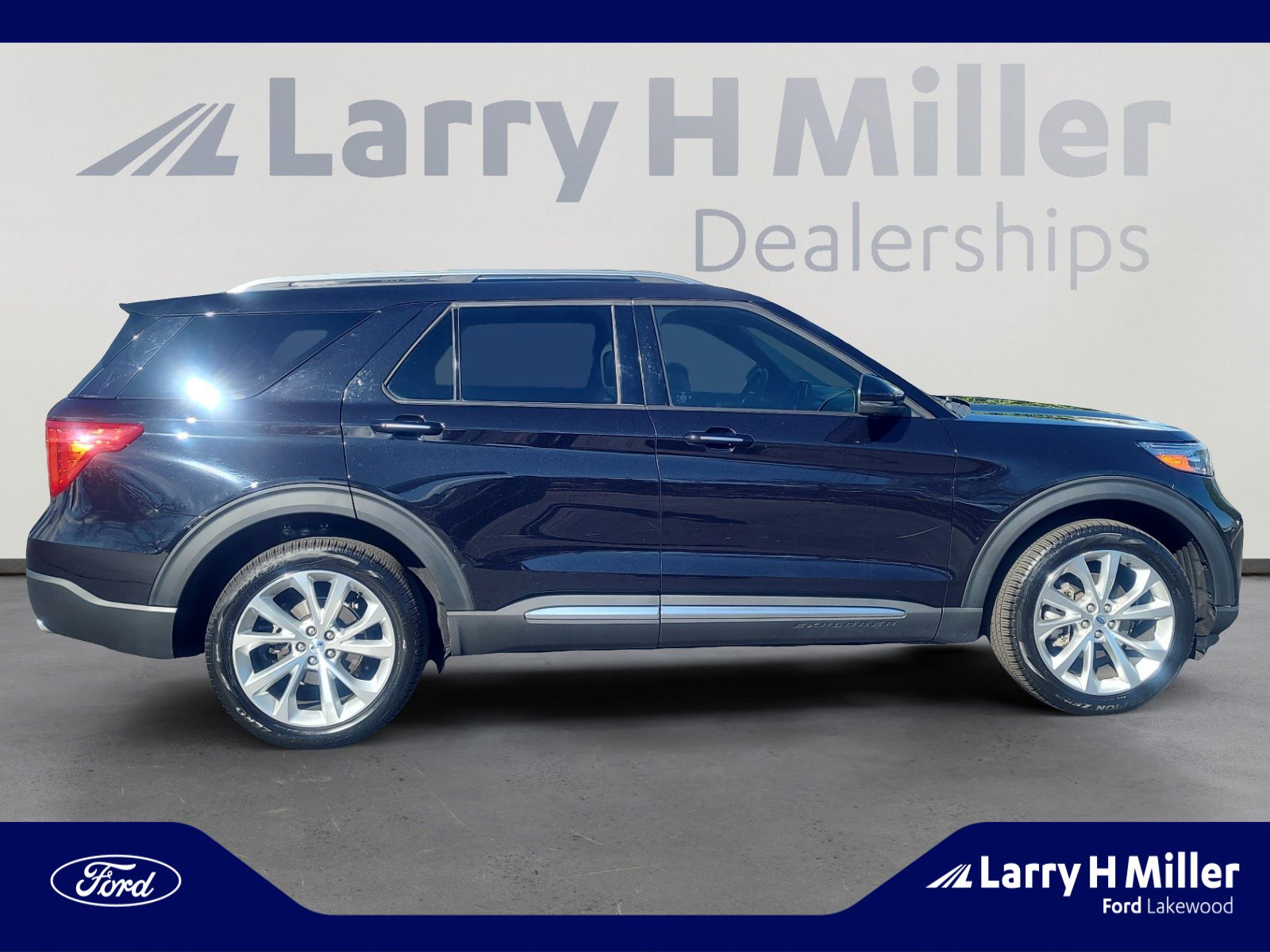 Used 2022 Ford Explorer Platinum w/ Equipment Group 601A image 6