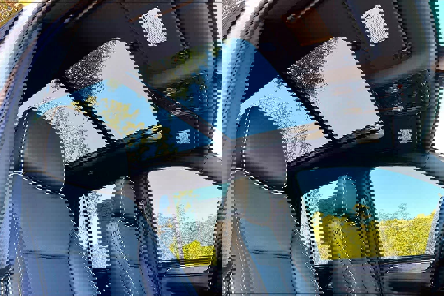 Used 2021 GMC Yukon SLT w/ SLT Premium Package image 14