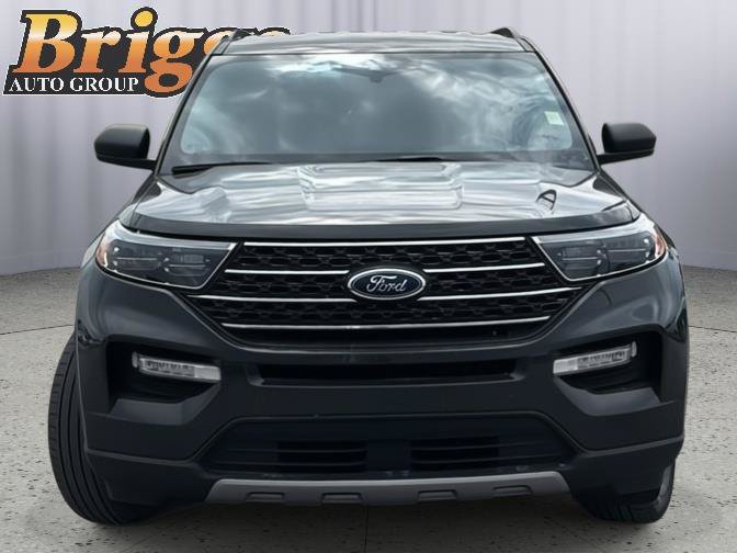 Used 2023 Ford Explorer XLT w/ Equipment Group 202A AWD/4WD image 23