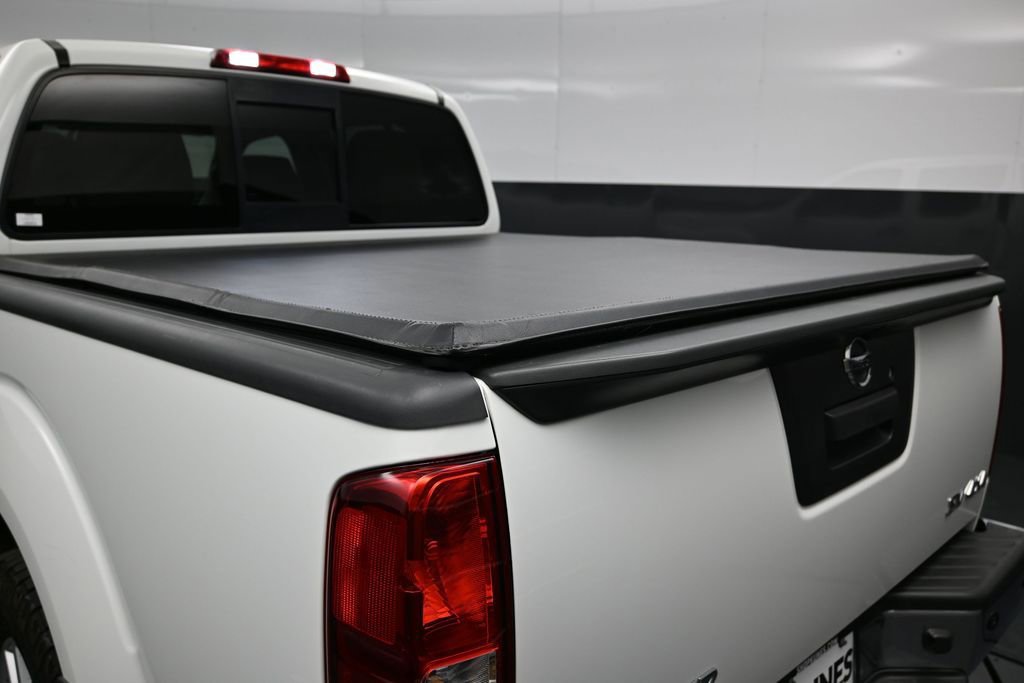 Used 2017 Nissan Frontier SV w/ SV Value Truck Package AWD/4WD image 16