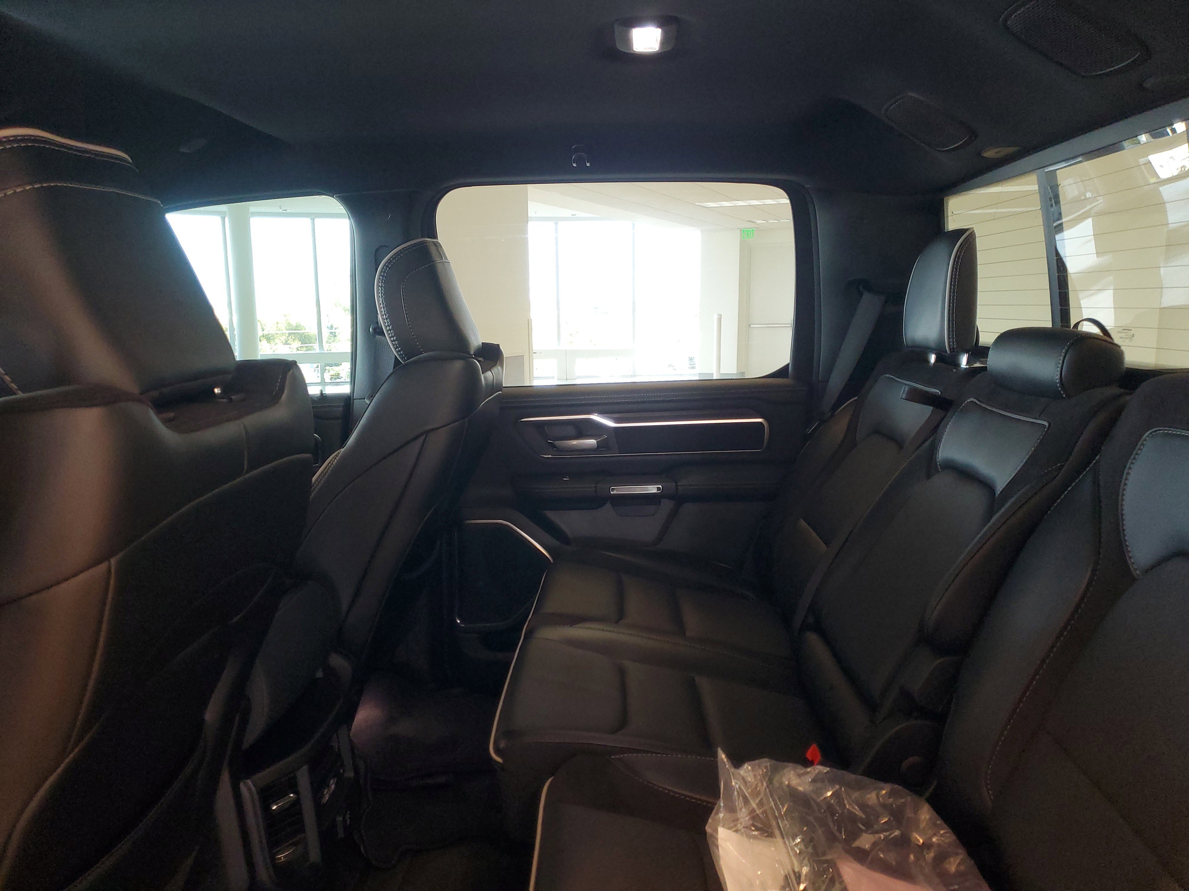 Used 2025 RAM 1500 Laramie AWD/4WD image 13