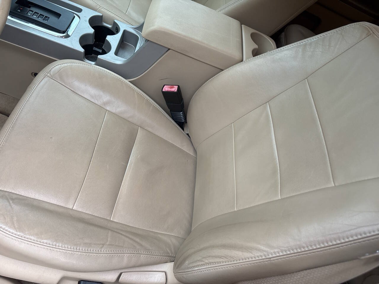 Used 2012 Ford Escape XLT AWD/4WD image 16