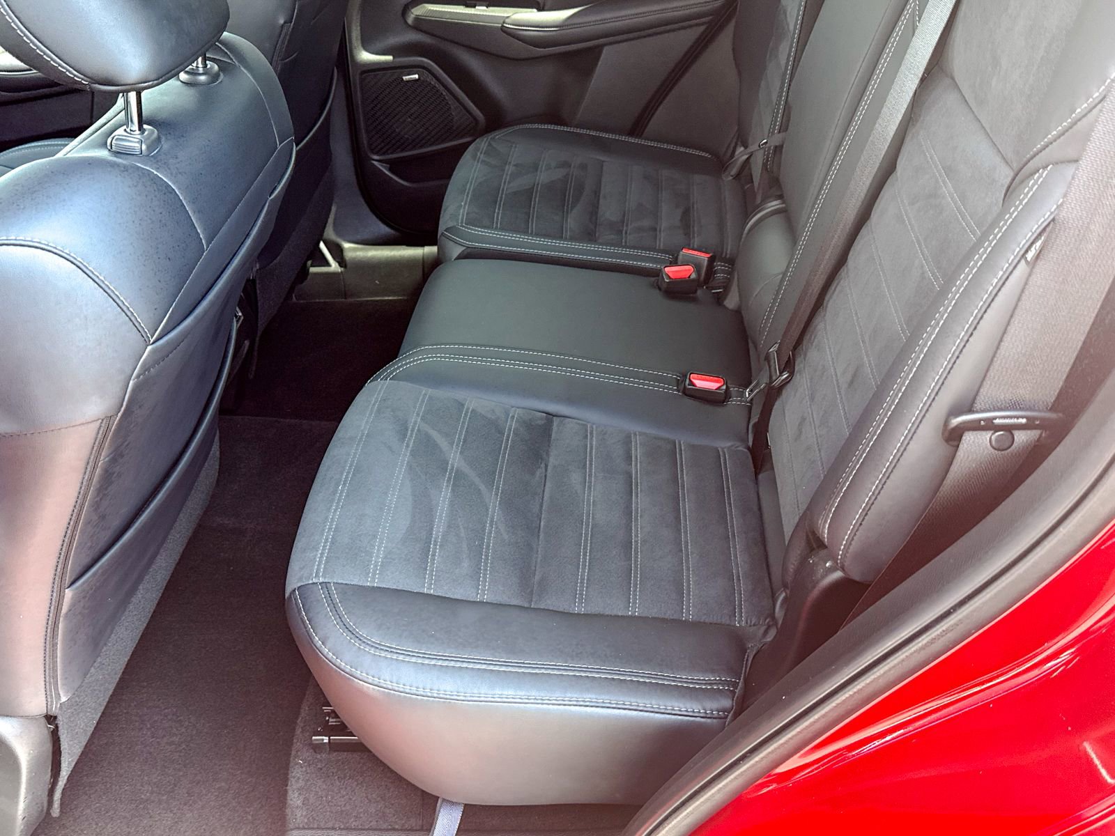 Used 2025 Mitsubishi Outlander SE image 22