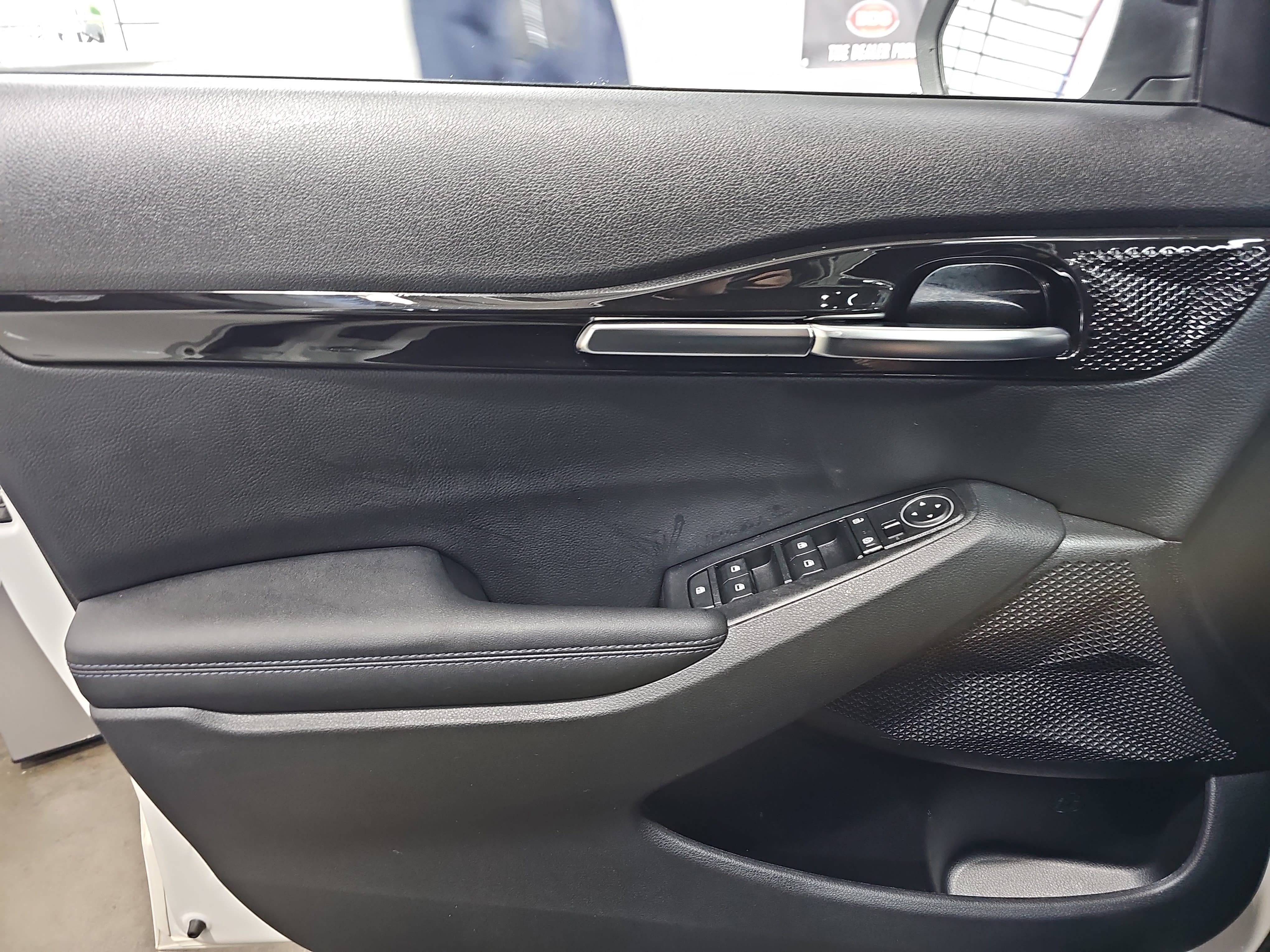 Used 2023 Kia Seltos Nightfall Edition image 28