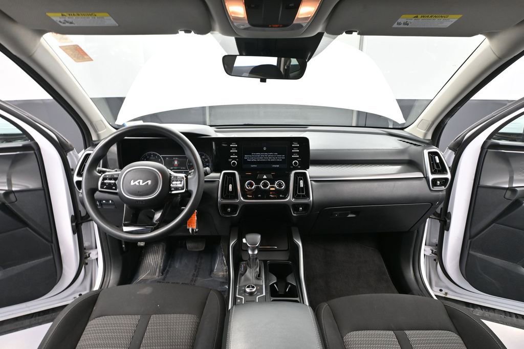 Used 2023 Kia Sorento LX AWD/4WD image 23