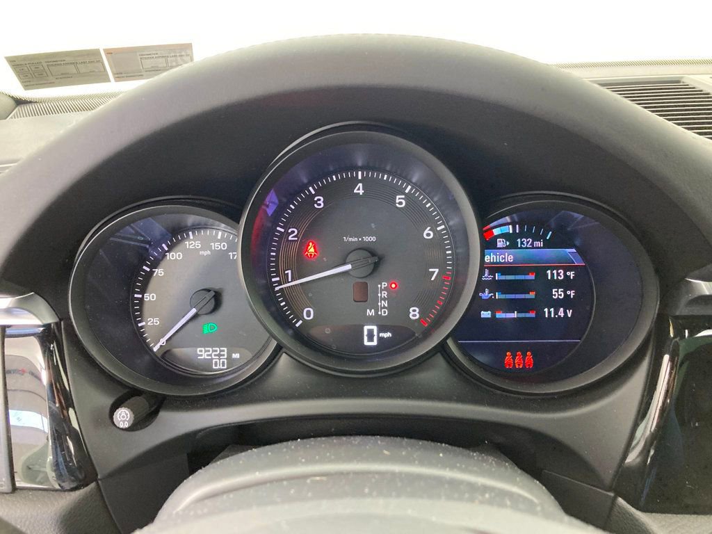 Certified 2022 Porsche Macan AWD/4WD image 10