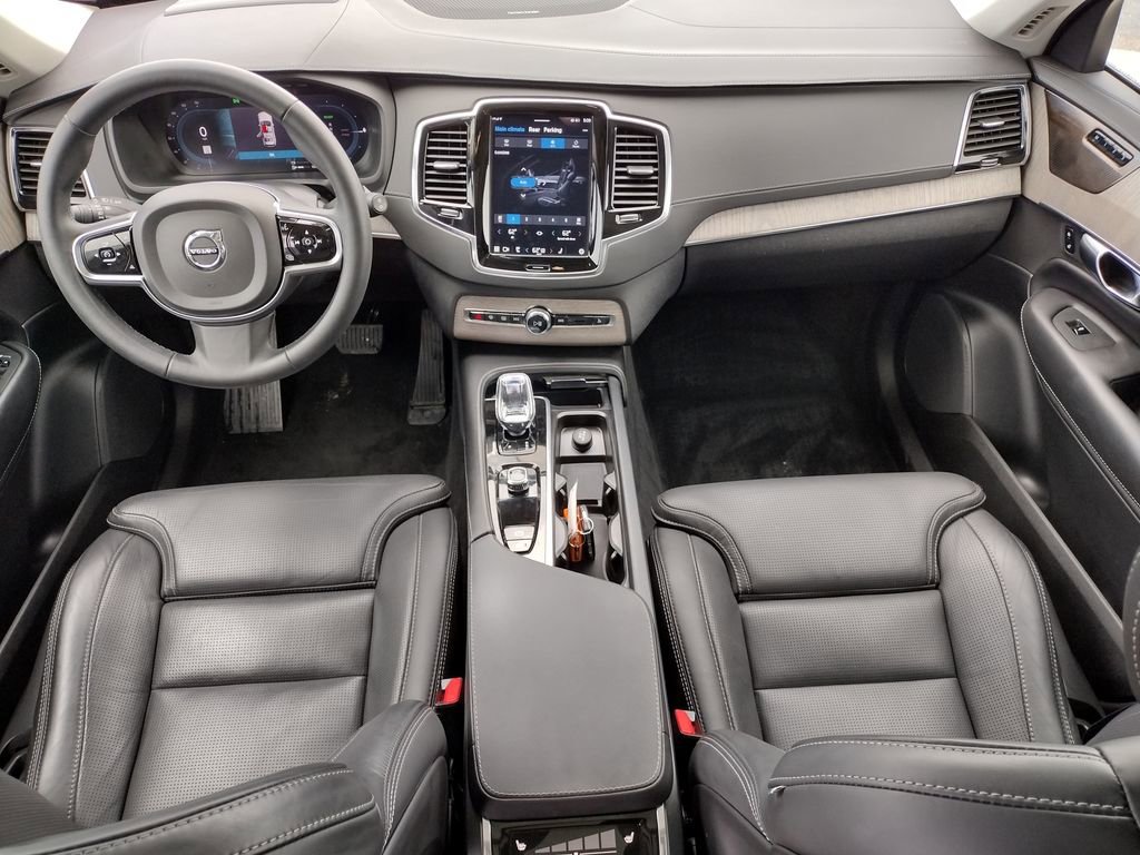 Used 2023 Volvo XC90 T8 Ultimate AWD/4WD image 6
