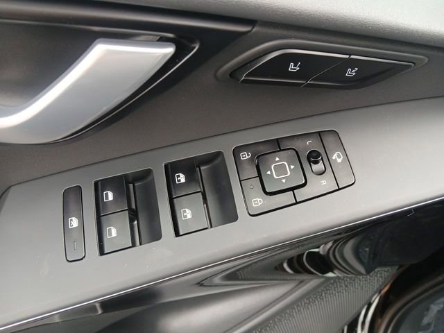 Certified 2023 Kia Niro SX image 13