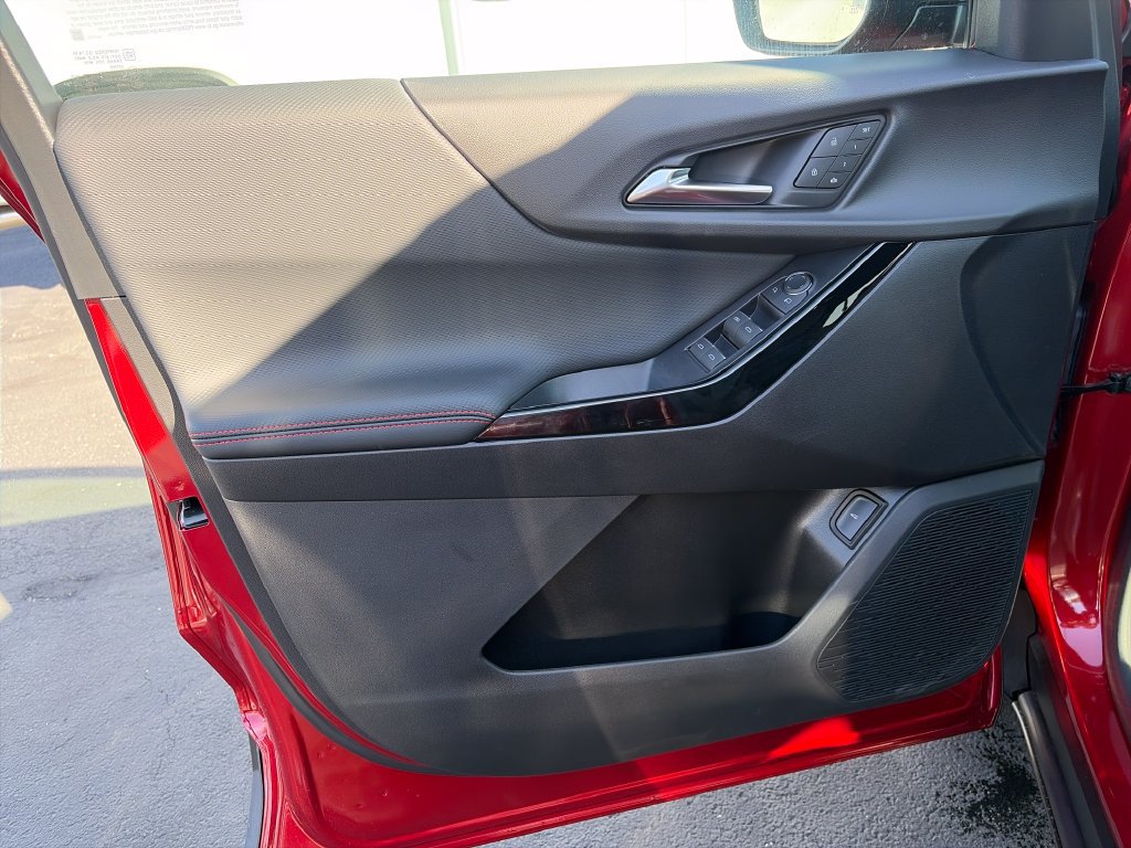 New 2027 Chevrolet Equinox RS w/ Convenience Package III FWD image 17