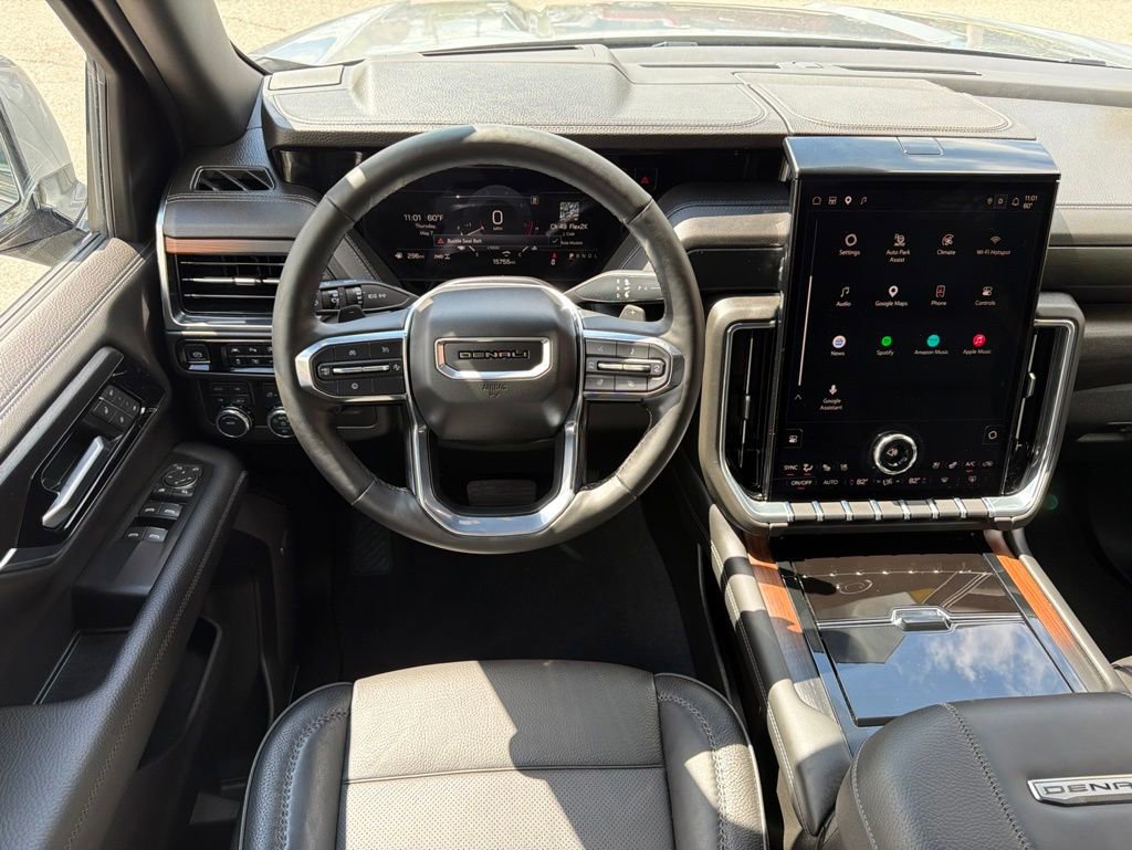 Used 2025 GMC Yukon XL Denali AWD/4WD image 26