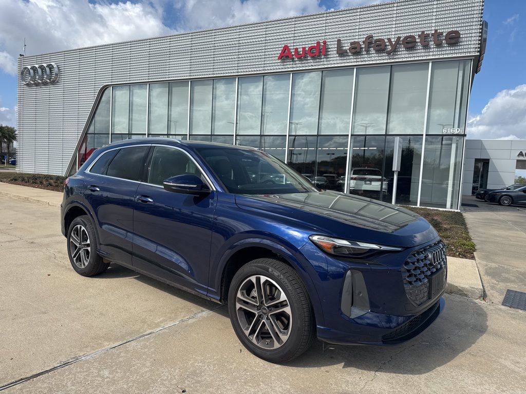 Used 2025 Audi Q5 Premium w/ Convenience Package