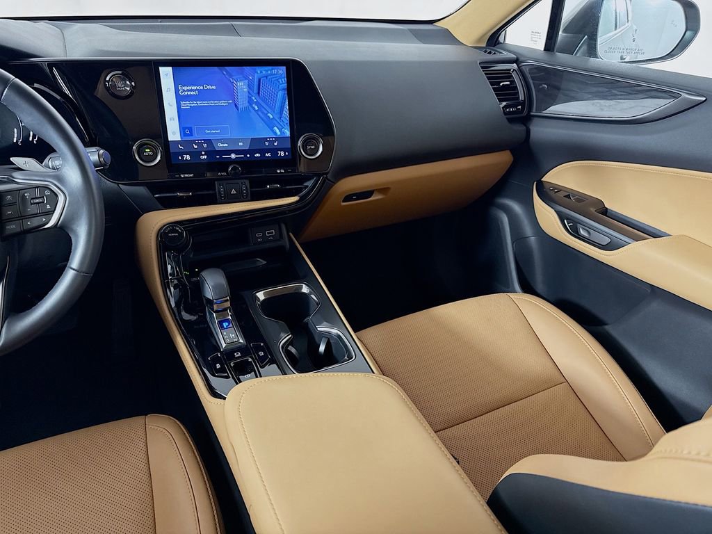 Used 2025 Lexus NX 250 FWD w/ Premium Package image 24