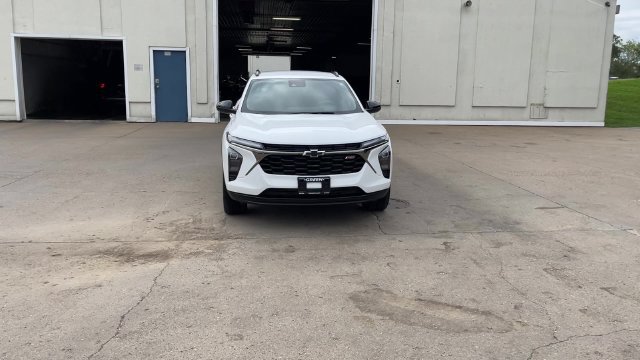 Used 2026 Chevrolet Trax RS w/ Driver Confidence Package FWD image 3