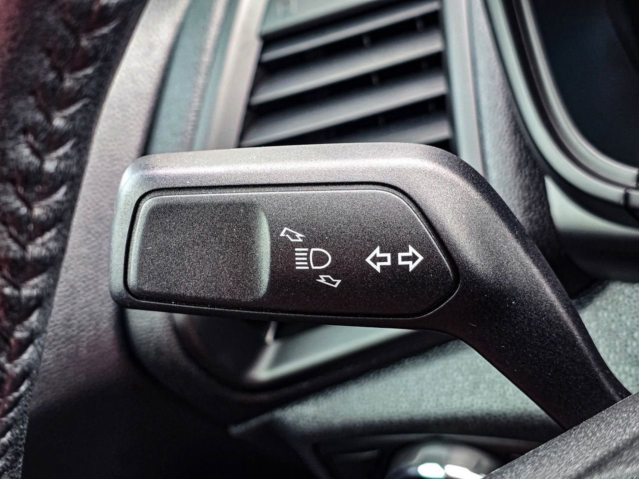 Used 2020 Ford EcoSport SE w/ SE Convenience Package FWD image 25