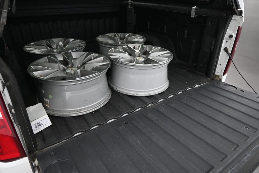 Used 2019 Chevrolet Silverado 1500 High Country w/ Technology Package AWD/4WD image 30