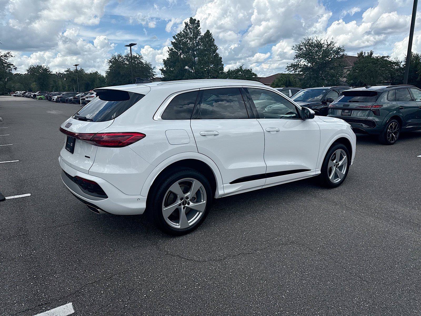 Certified 2025 Audi Q5 Premium AWD/4WD image 7
