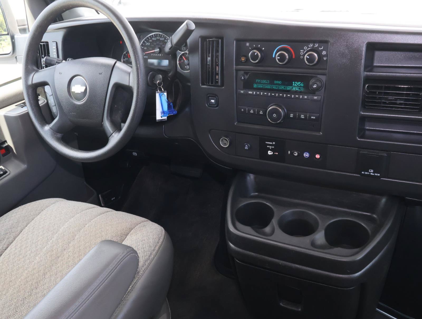 Used 2025 Chevrolet Express 3500 LS RWD image 8