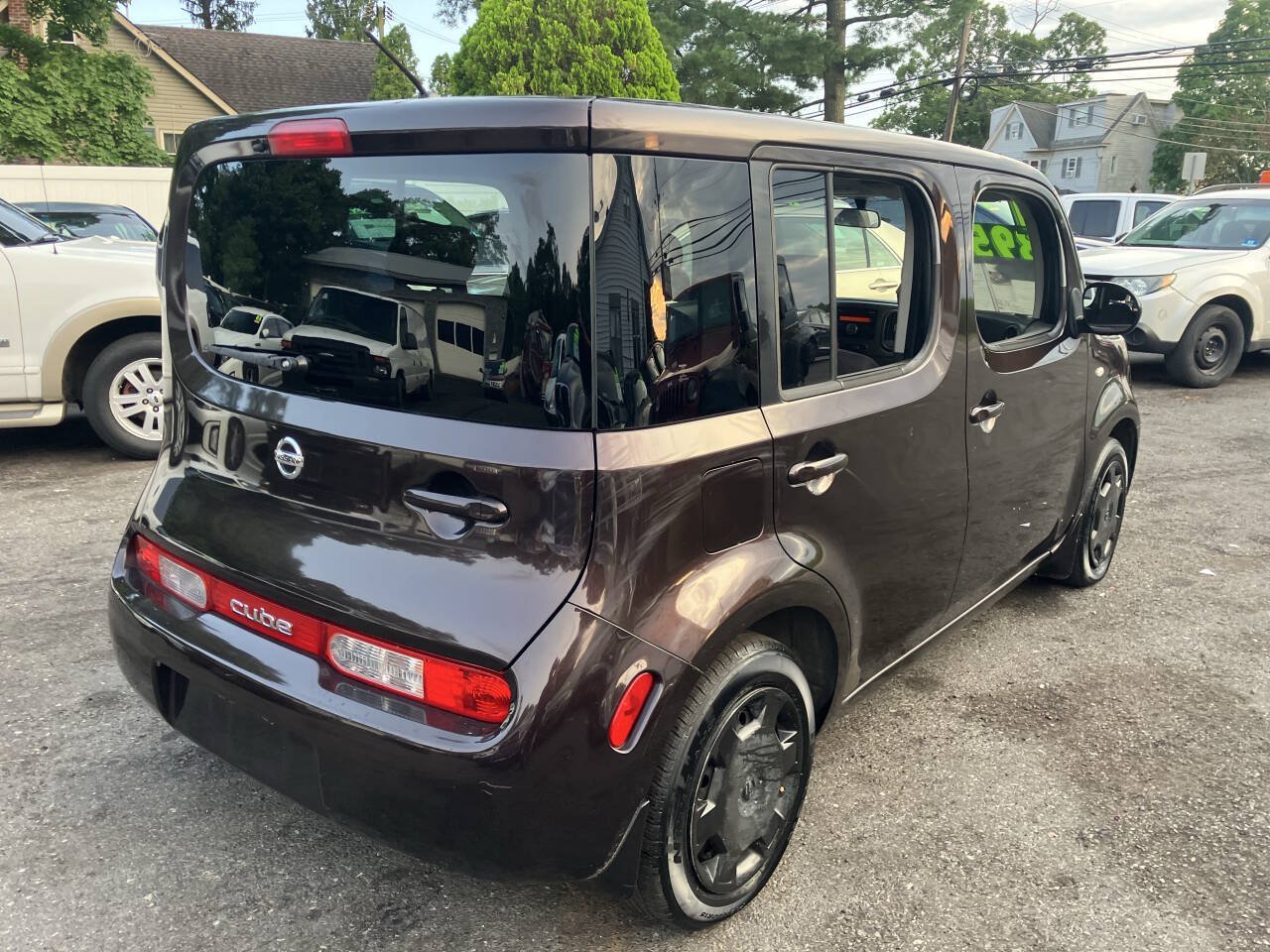 Used 2011 Nissan Cube 1.8 S w/ Interior Designer Pkg FWD image 6