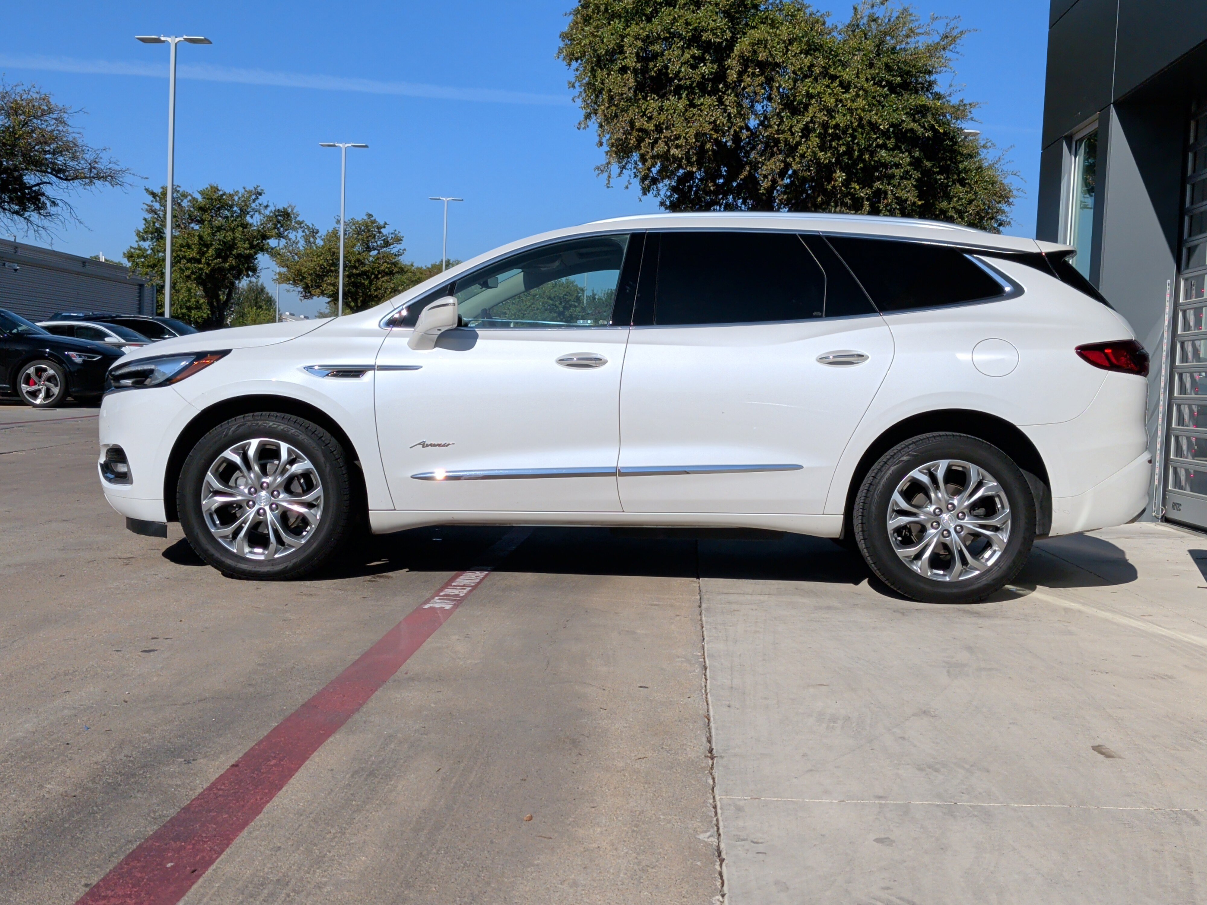 Used 2020 Buick Enclave Avenir w/ Avenir Technology Package image 6