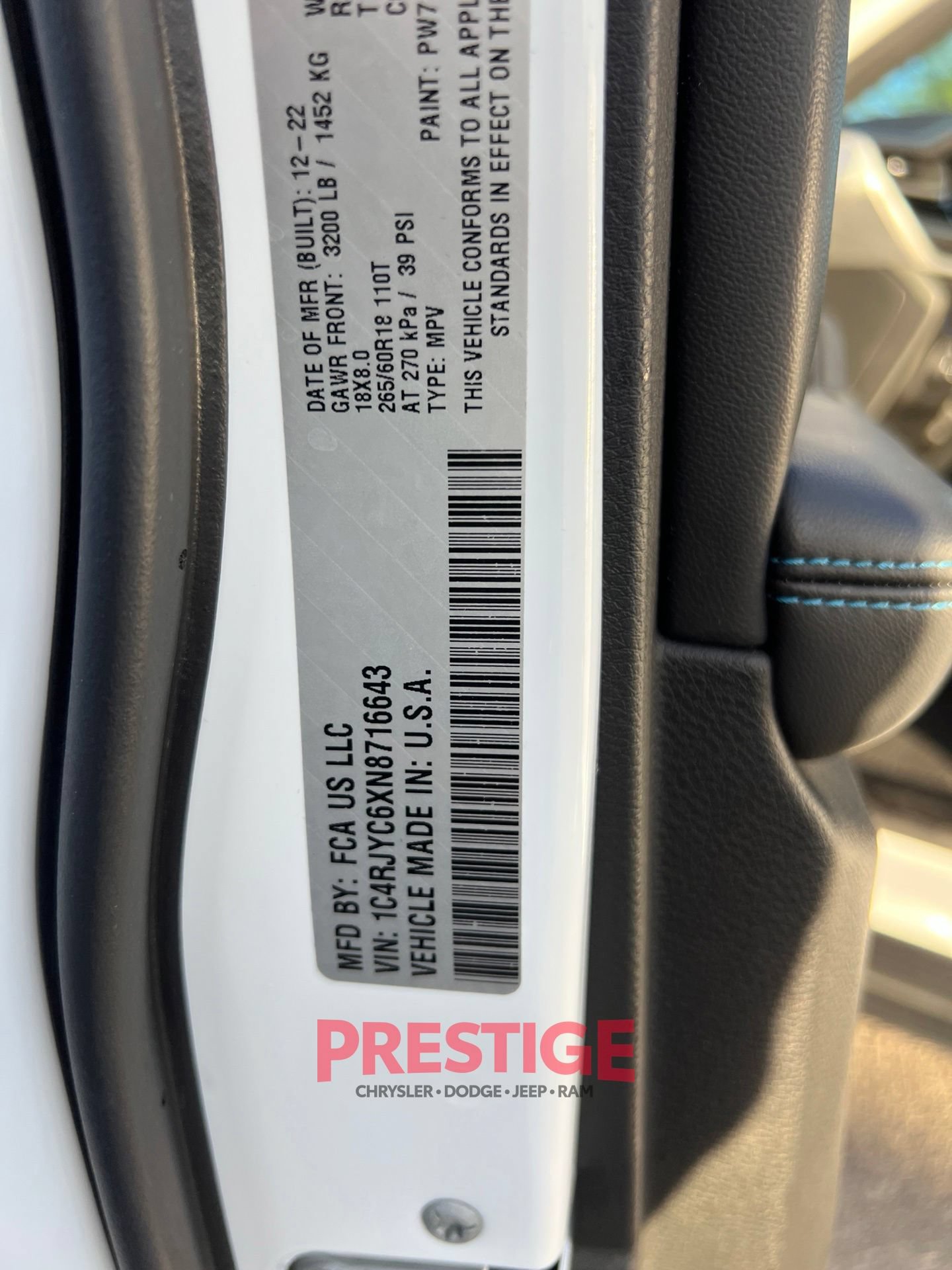Used 2022 Jeep Grand Cherokee Trailhawk AWD/4WD image 32