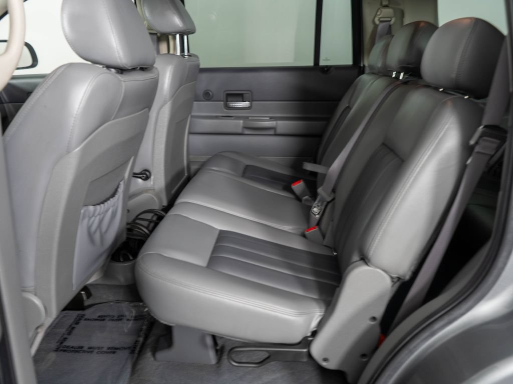 Used 2005 Dodge Durango Limited w/ Trailer Tow Group RWD image 11