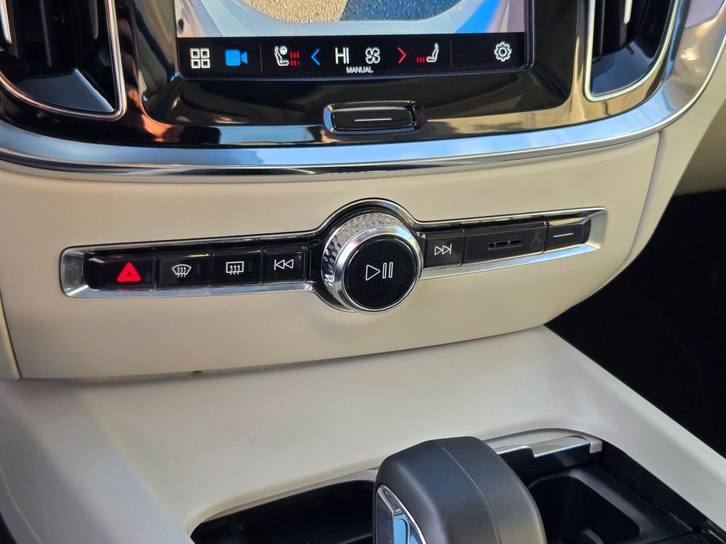 Used 2024 Volvo S60 B5 Core image 34